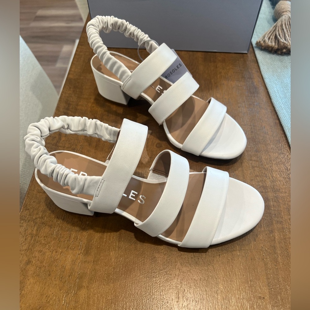Brand new with tags Aerosole Leather White Women's Sandals size 9